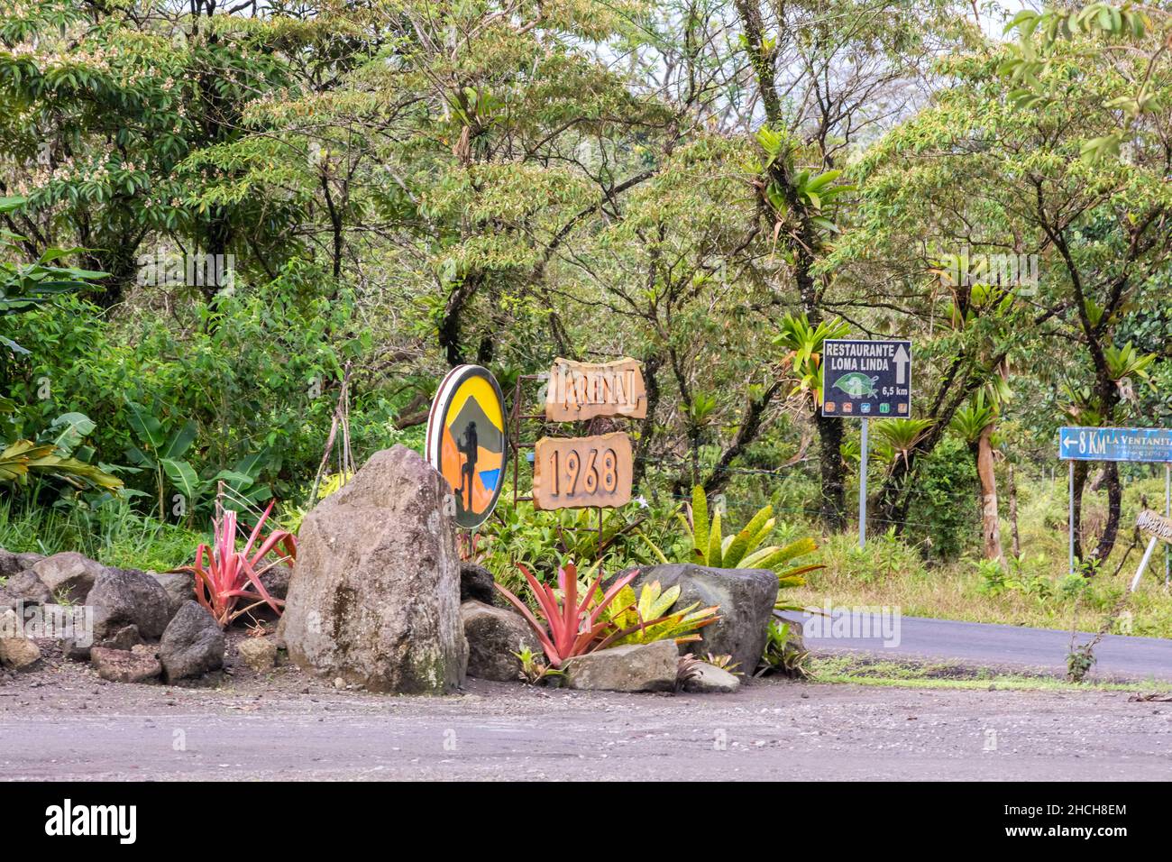 Arenal Vulkan und arenal Wolke Wald im Nebel in Arenal Region, Costa Rica Stockfoto