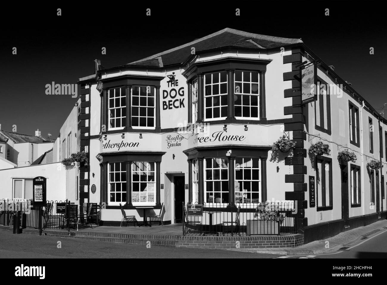 The Dog Beck Weatherspoons Pub, Penrith, town, Cumbria, England, VEREINIGTES KÖNIGREICH Stockfoto