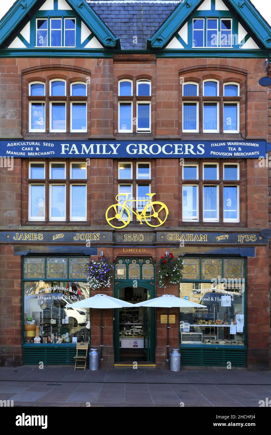 James und John Graham Lebensmittelgeschäft, Marktplatz, Penrith Stadt, Cumbria, England, VEREINIGTES KÖNIGREICH Stockfoto