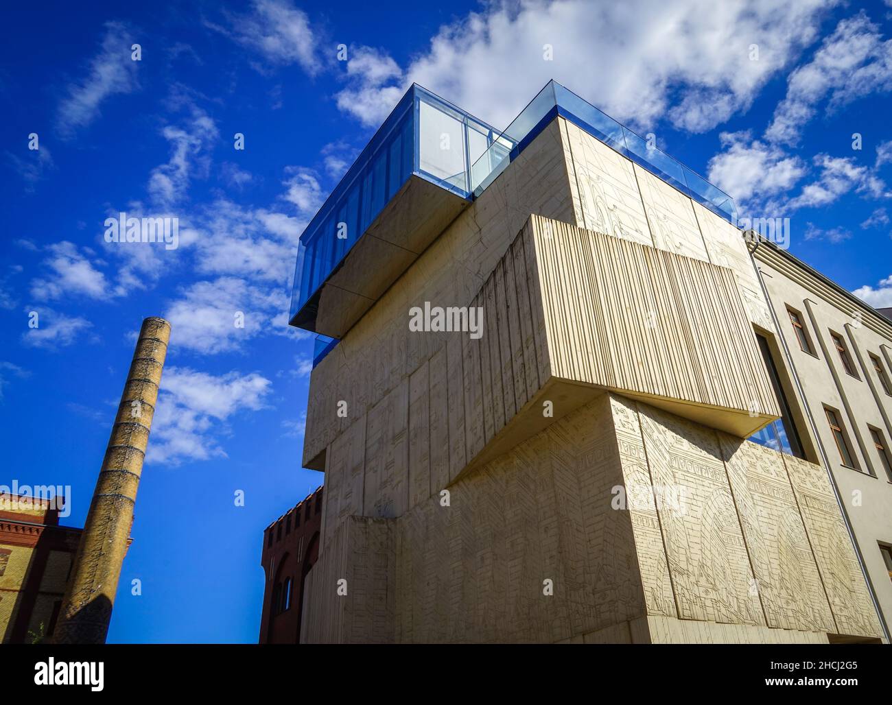 Das Museum für Architekturzeichnung der Stiftung Tchoban in Berlin zeigt eine kühne zeitgenössische Betonarchitektur mit charakteristischen geometrischen Formen Stockfoto