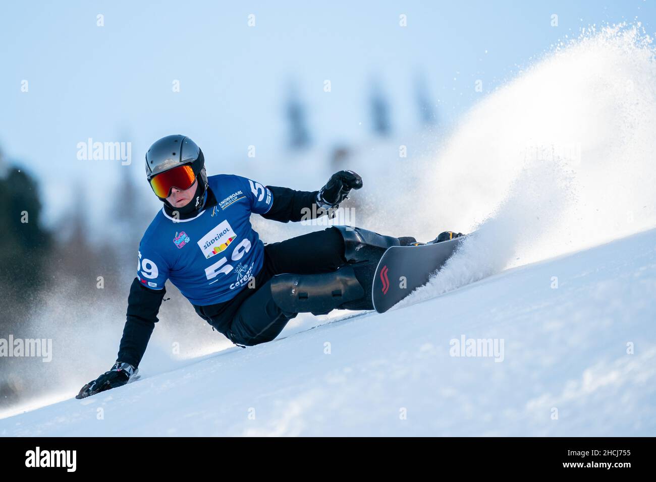 ANDERSON Jasey Jay (CAN) tritt im FIS Snowboard World Cup 2022 Männer Parallel Riesenslalom auf der Pra Di Tori (Carezza) Strecke an. Stockfoto