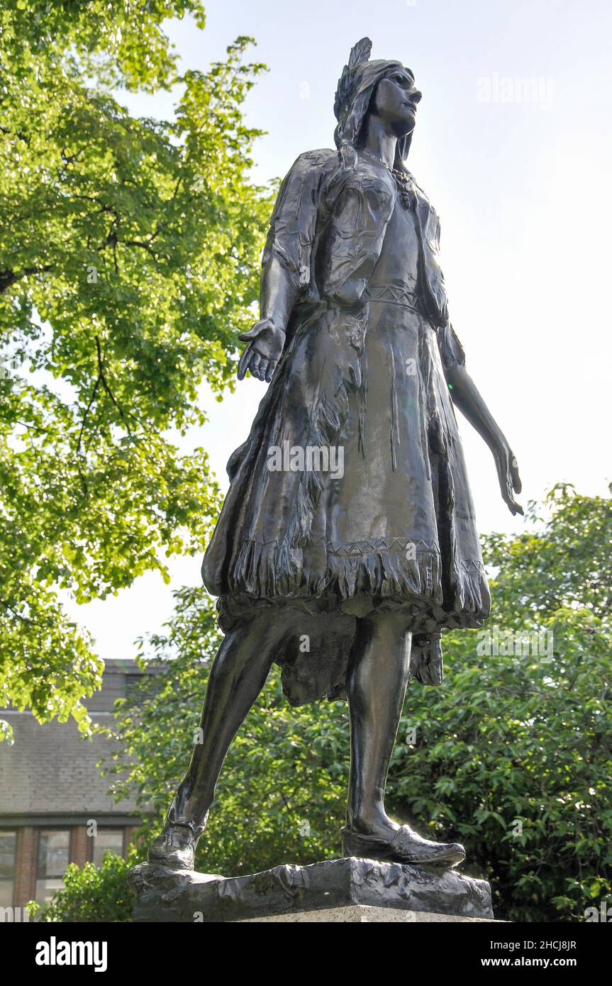 Pocahontas Statue, St. Georgs Kirchhof, Gravesend, Kent, England, Vereinigtes Königreich Stockfoto