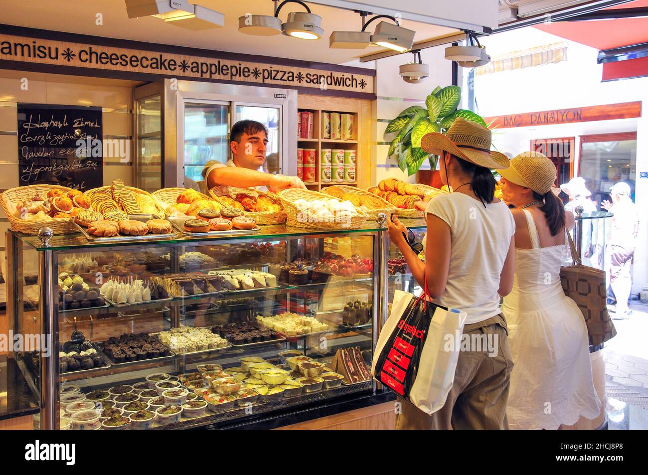Bäckerei in Bazaar, Bodrum, Provinz Mugla, Republik Türkiye Stockfoto