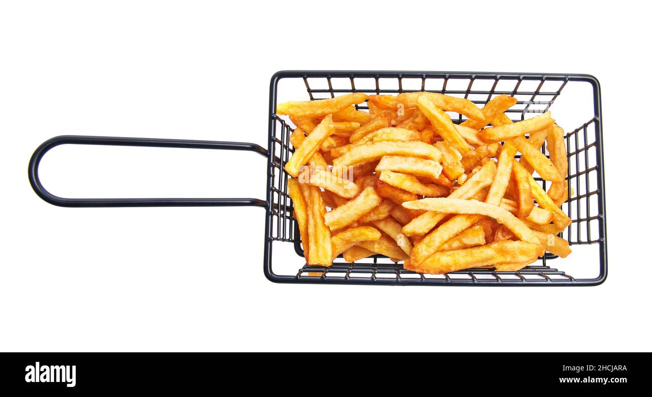 Stahlkorb mit französischen Bratkartoffeln isoliert auf weißem Hintergrund Stockfoto