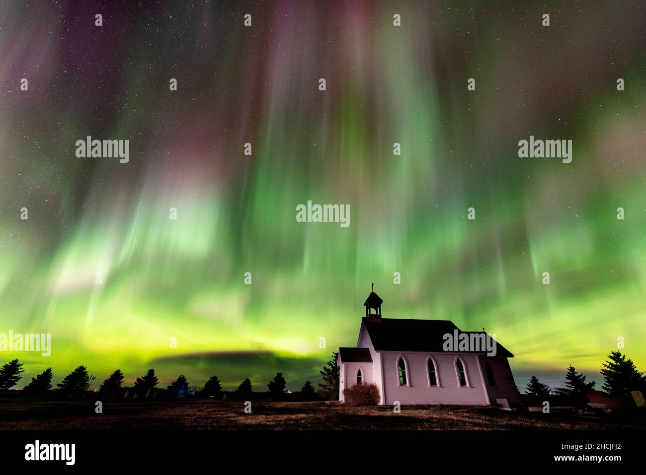 Aurora Explosion in Saskatchewan Kanada sehr bunt pulsierend Stockfoto