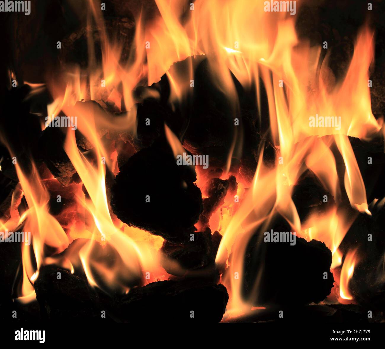 Kohlefeuer, häuslich, rauchfrei, Rauch, Luftverschmutzung, Flamme, Wärme, Wärme Stockfoto