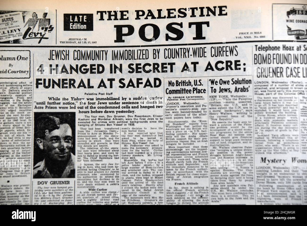 Schlagzeile der israelischen Zeitung mit einem historischen Ereignis - Ausgangssperren immobilisieren Juden, 1947 Stockfoto