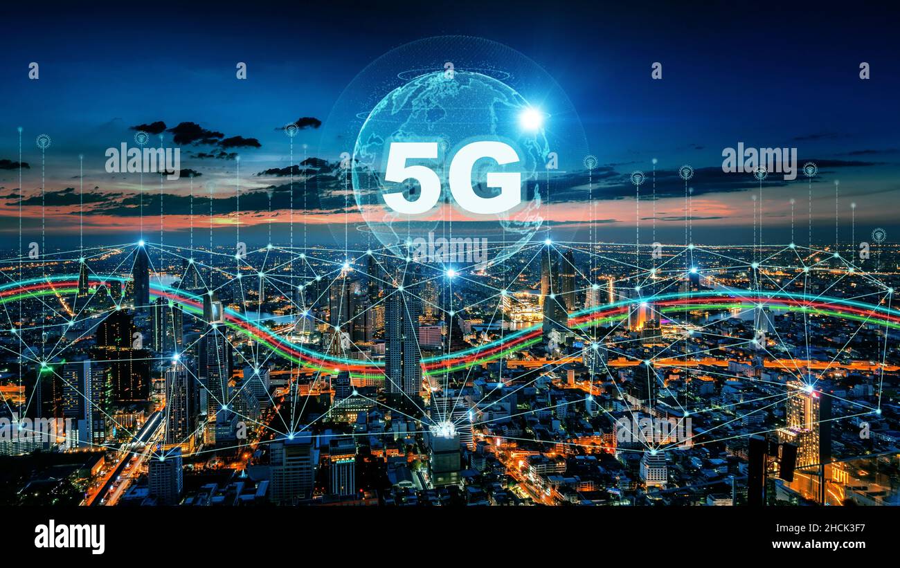 Smart Connection-Netzwerksystem, Smart City-Netzwerkkonzept, 5G-Wireless-Verbindung. Stockfoto