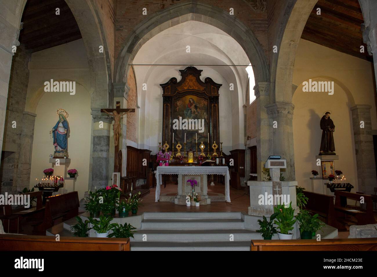 Europa, Italien, Lombardei, Pavia, Varzi, Ein mittelalterliches Dorf und Ort der Produktion von renommierten Wurstwaren. Romanische Kirche der Kapuziner der t Stockfoto