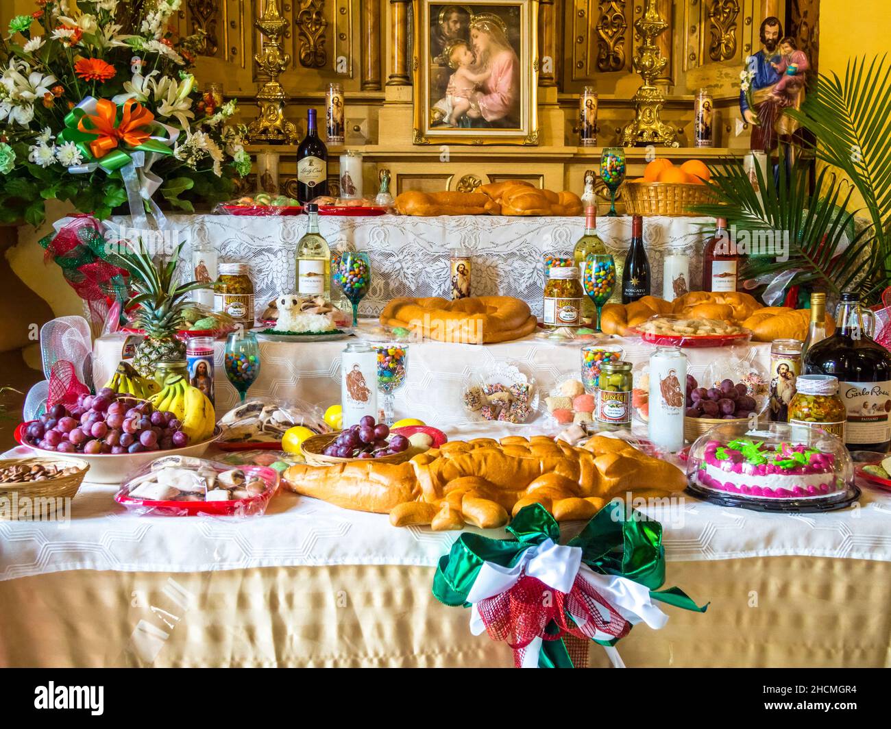 New Orleans, LA, USA - 19. MÄRZ 2018: St. Josephs Altar in der St. Mary's Assumption Church im Lower Garden District Stockfoto