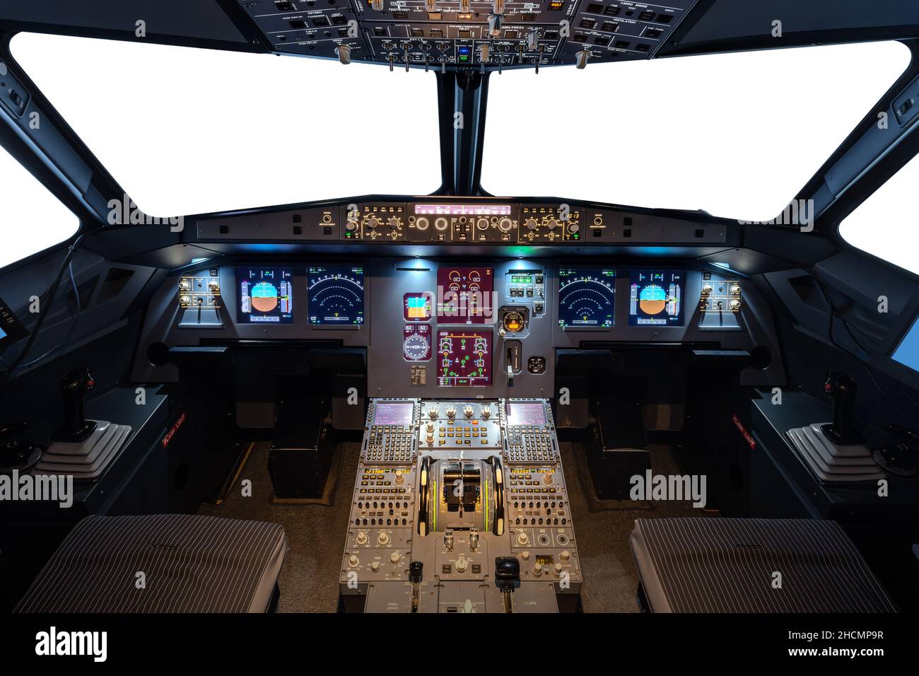 In einem großen Jet-Flugzeug-Cockpit, weißer Raum draußen Stockfoto