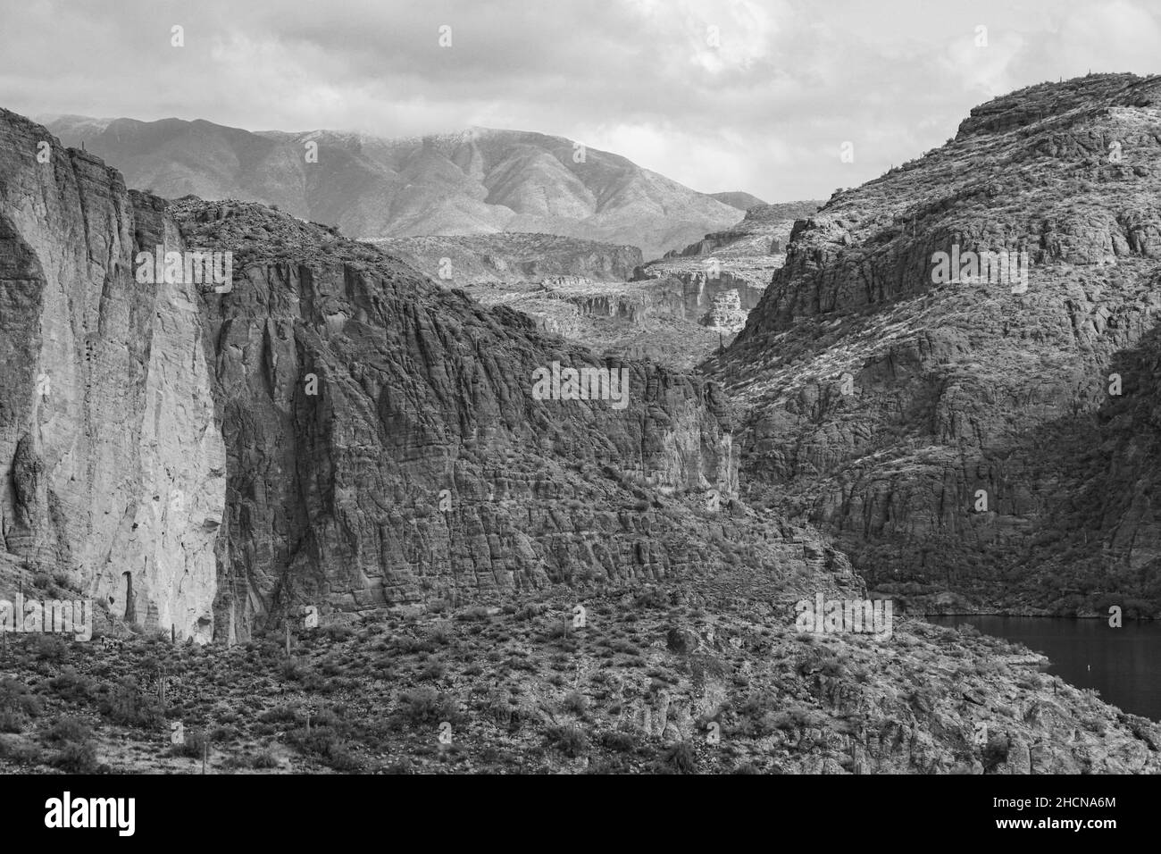 Die wunderschöne Aussicht und Landschaft rund um den Canyon Lake in der Nähe von Phoenix Arizona ist einmalig Stockfoto