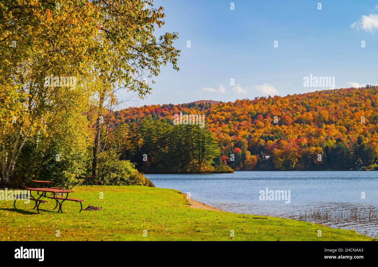 Lake Eden im Herbst mit wunderschönen Herbstfarben Stockfoto