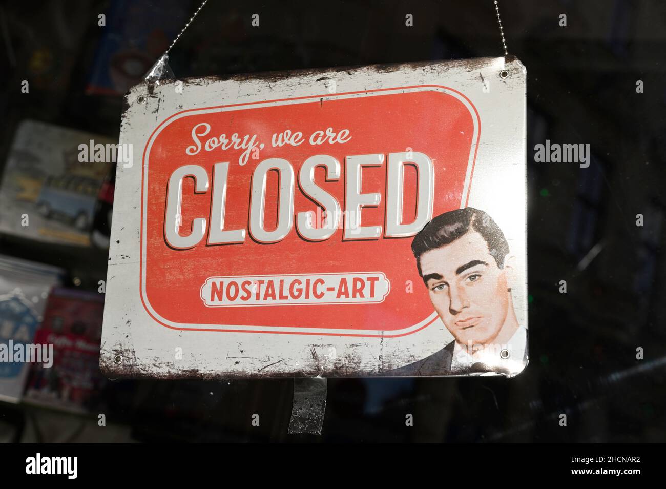 Nostalgisches Geschäftsschild „Sorry we are closed“ Stockfoto