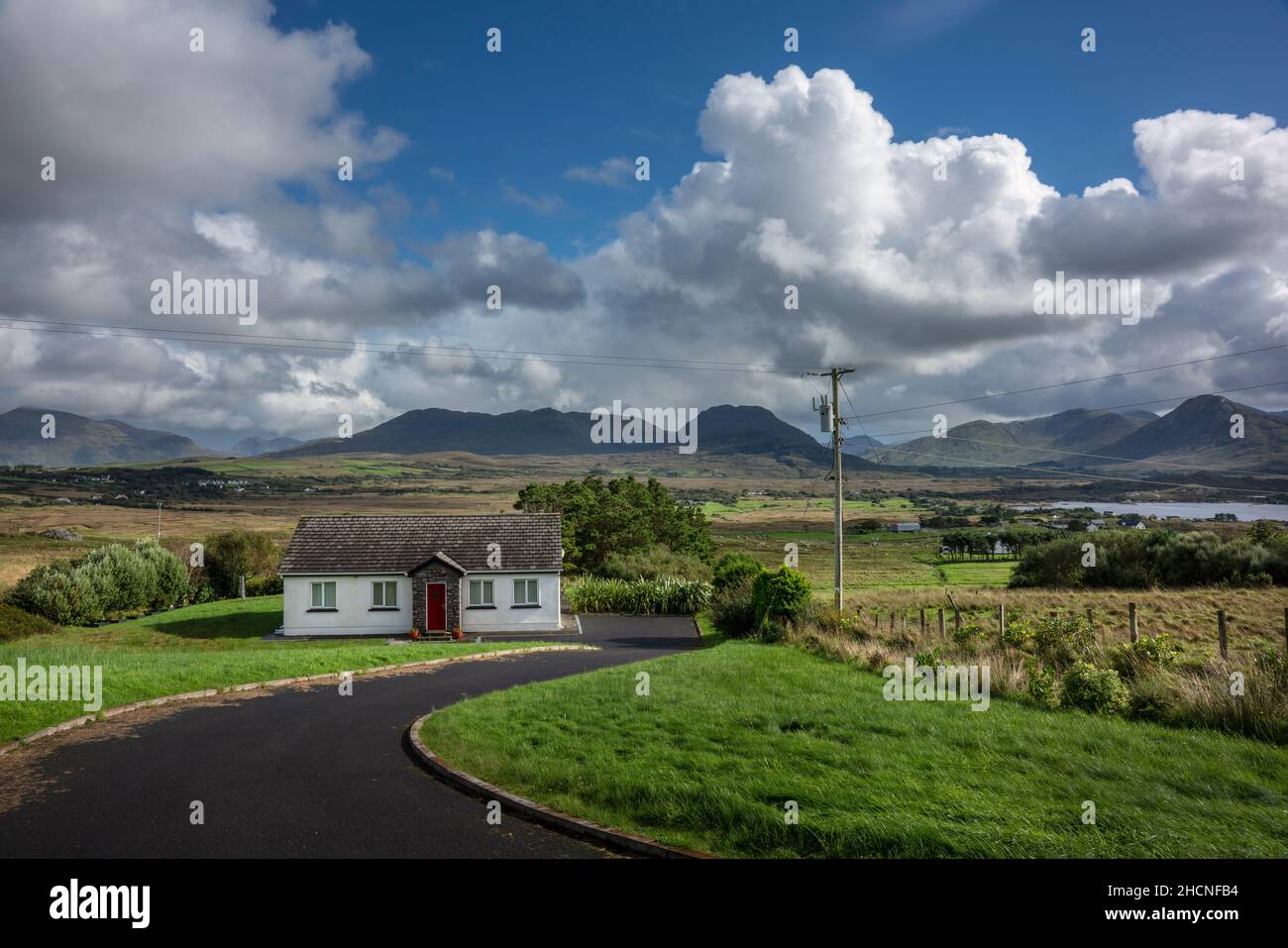 Blick auf die Berge des National Park Connemara, Irland Stockfoto