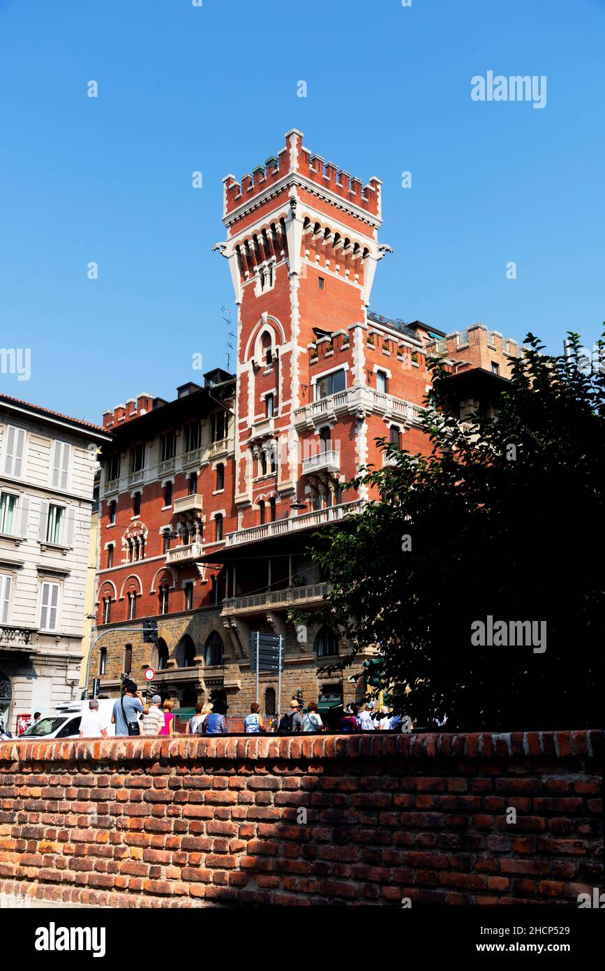 Schloss und Palast im neomittelalterlichen Stil in der Innenstadt von Mailand, Architekt Adolfo Coppede, Mailand, Italien, Europa Stockfoto