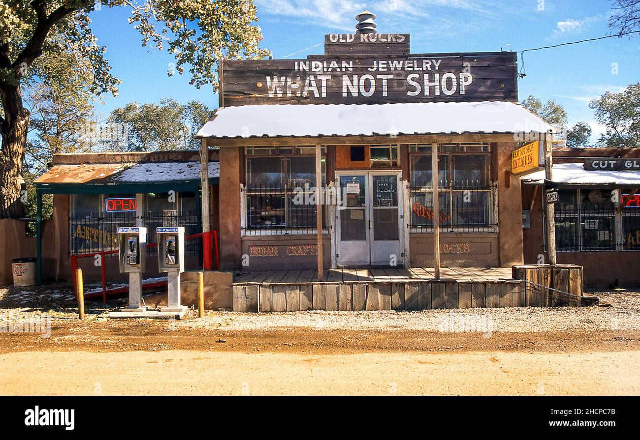 Was nicht Einkaufen indischer Schmuck- und Antiquitätenladen in Cerrillos New Mexico USA Stockfoto