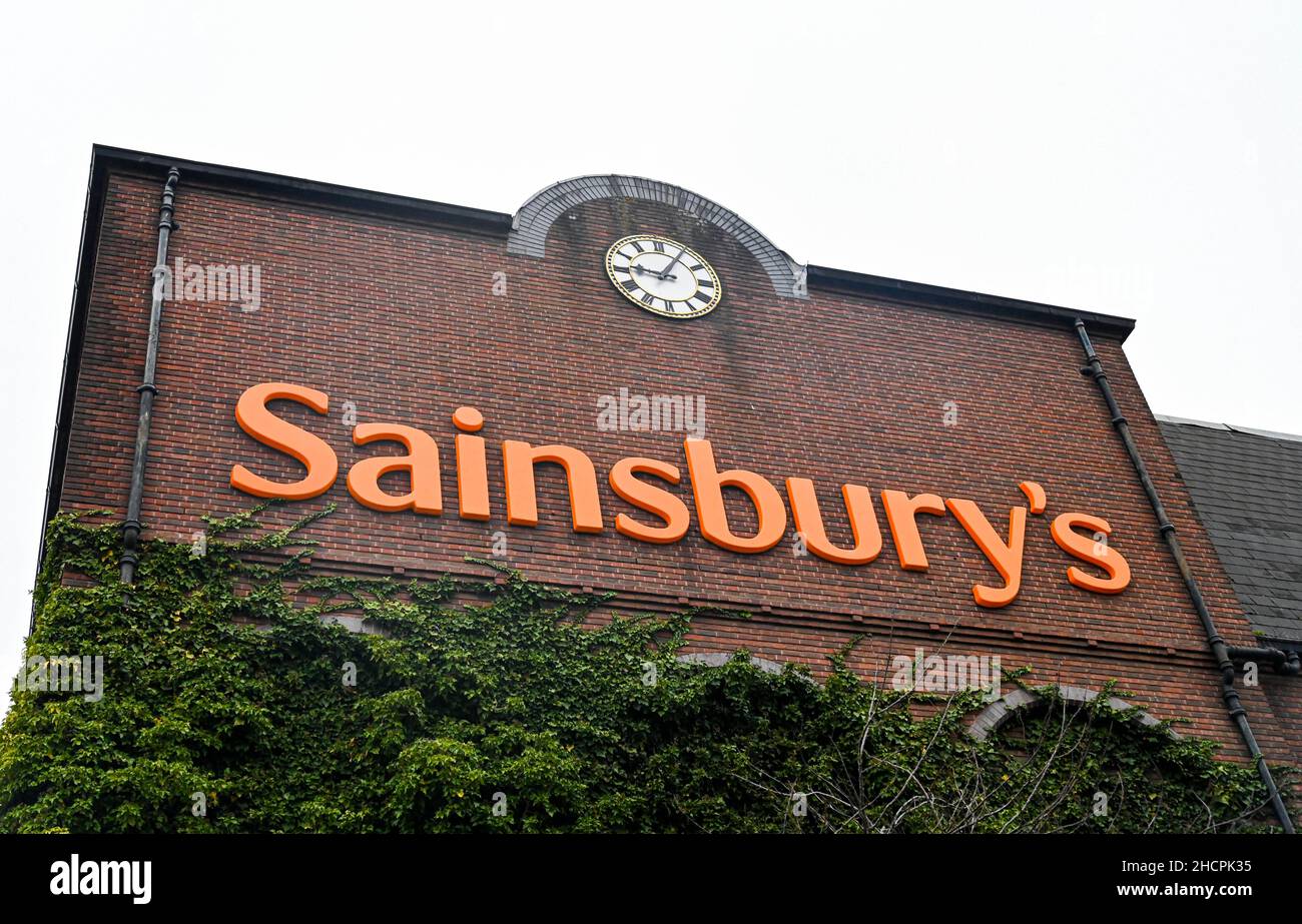 Sainsbury's Supermarkt Geschäft Schild in Brighton, England UK Stockfoto