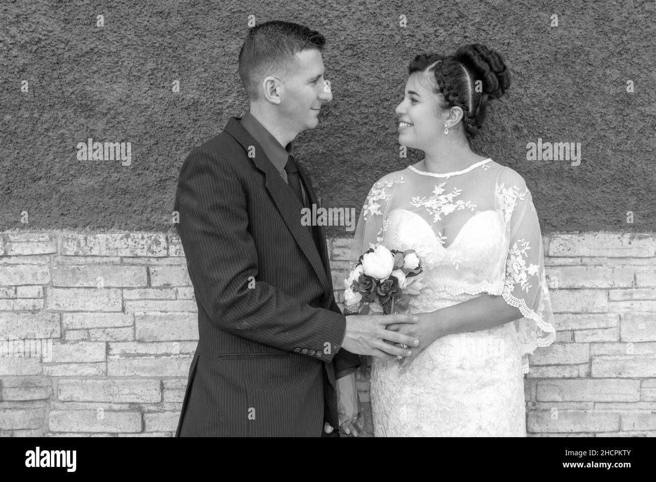 Hochzeitsfotos eines lateinamerikanischen (kubanischen) Paares Stockfoto