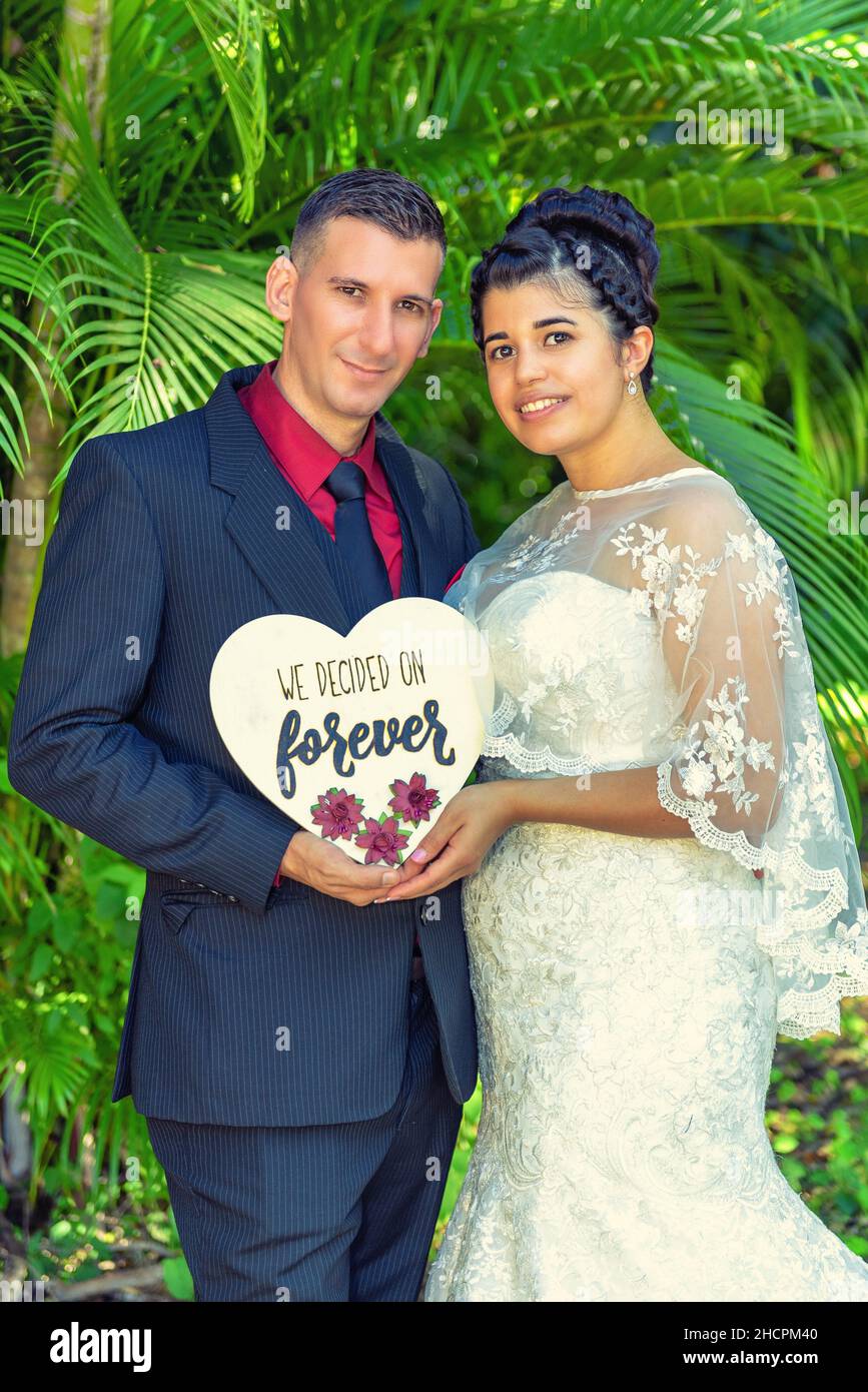 Hochzeitsfotos eines lateinamerikanischen (kubanischen) Paares Stockfoto