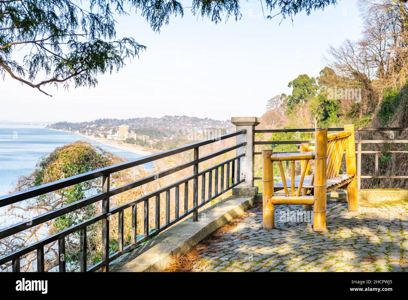 Georgia Küste in Tadzikidziri Stadt und Batumi botanischen Garten Aussichtspunkt mit Blick auf das Meer. Stockfoto