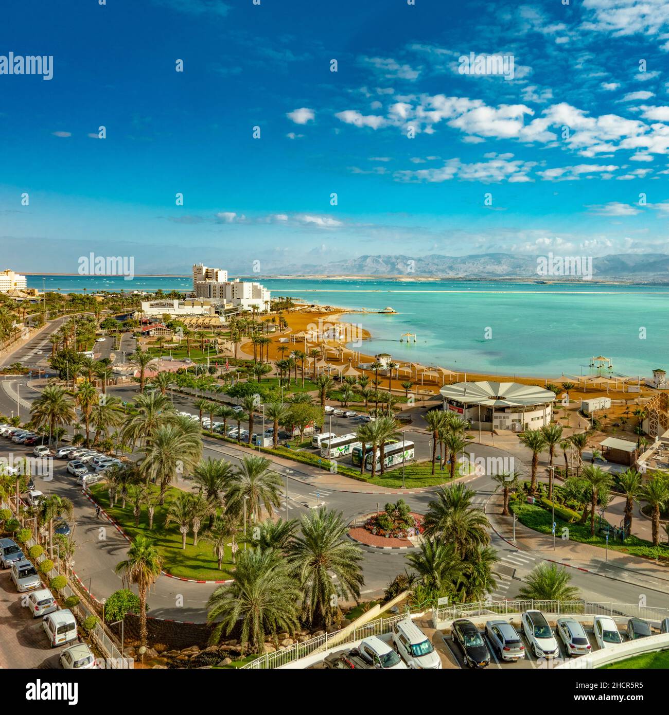 Panorama, Hotels, Einkaufszentren und Strände am Toten Meer aus der Vogelperspektive, Stockfoto