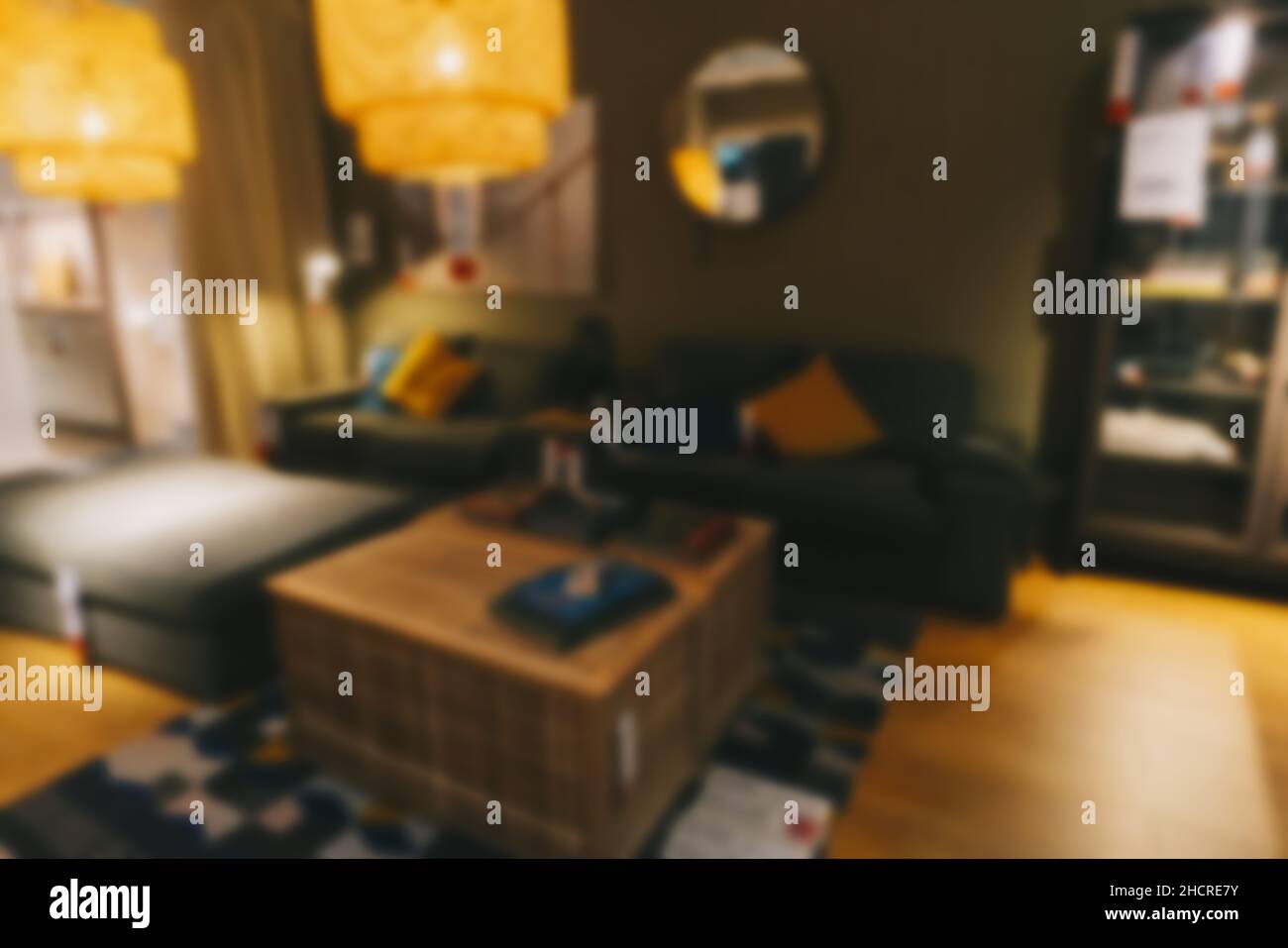 Verschwommene Wohnzimmer mit Sofas und Instagram Retrostil Filter Stockfoto