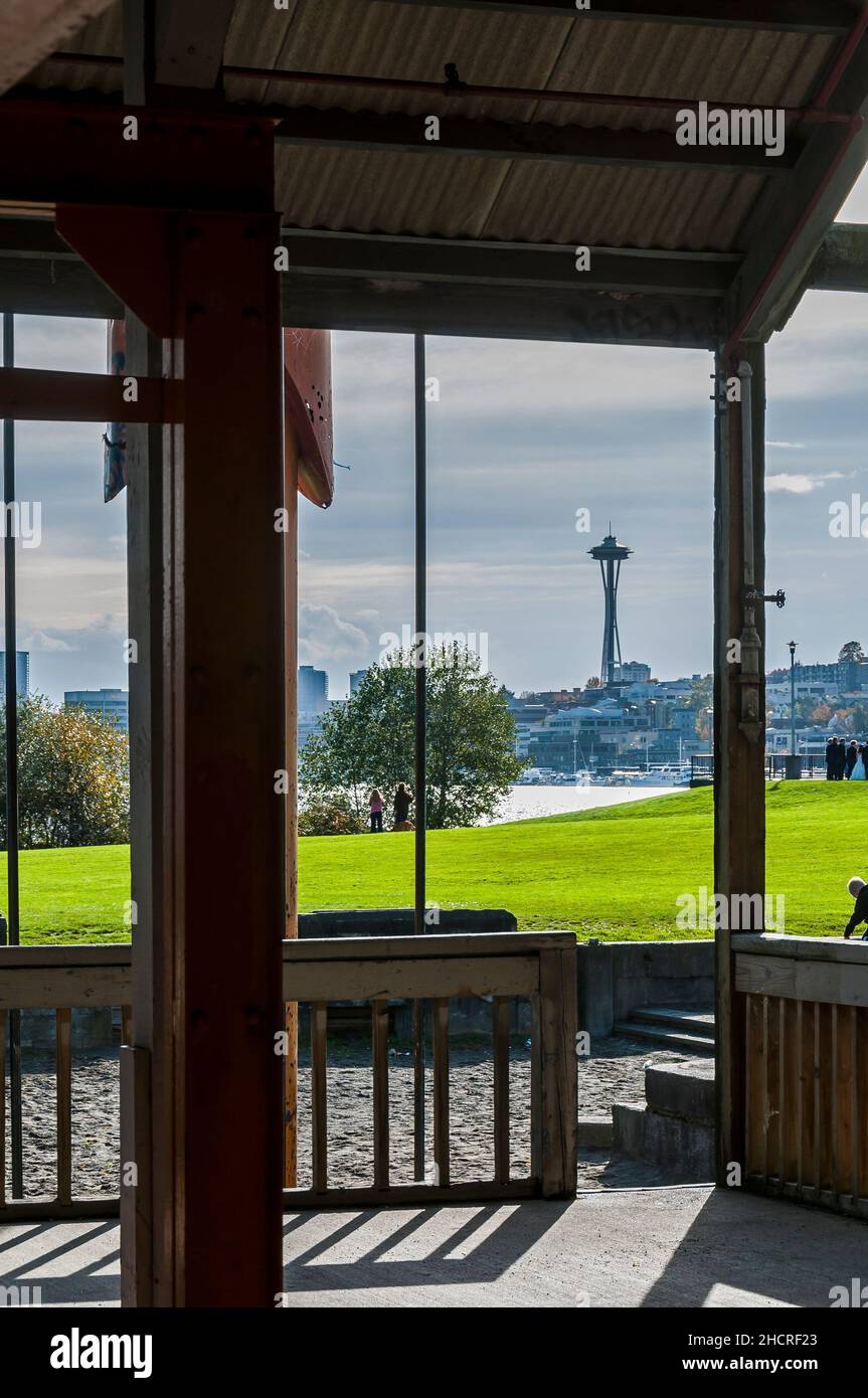 Blick von der Struktur im Gas Works Park, einschließlich der Space Needle in Seattle, Washington. Stockfoto