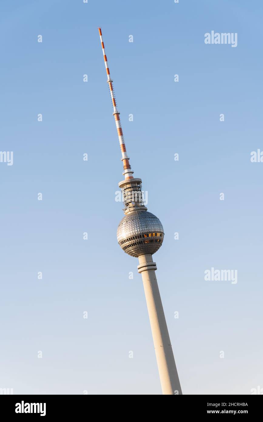 Der Fernsehturm auf dem Alexanderplatz in Berlin Stockfoto