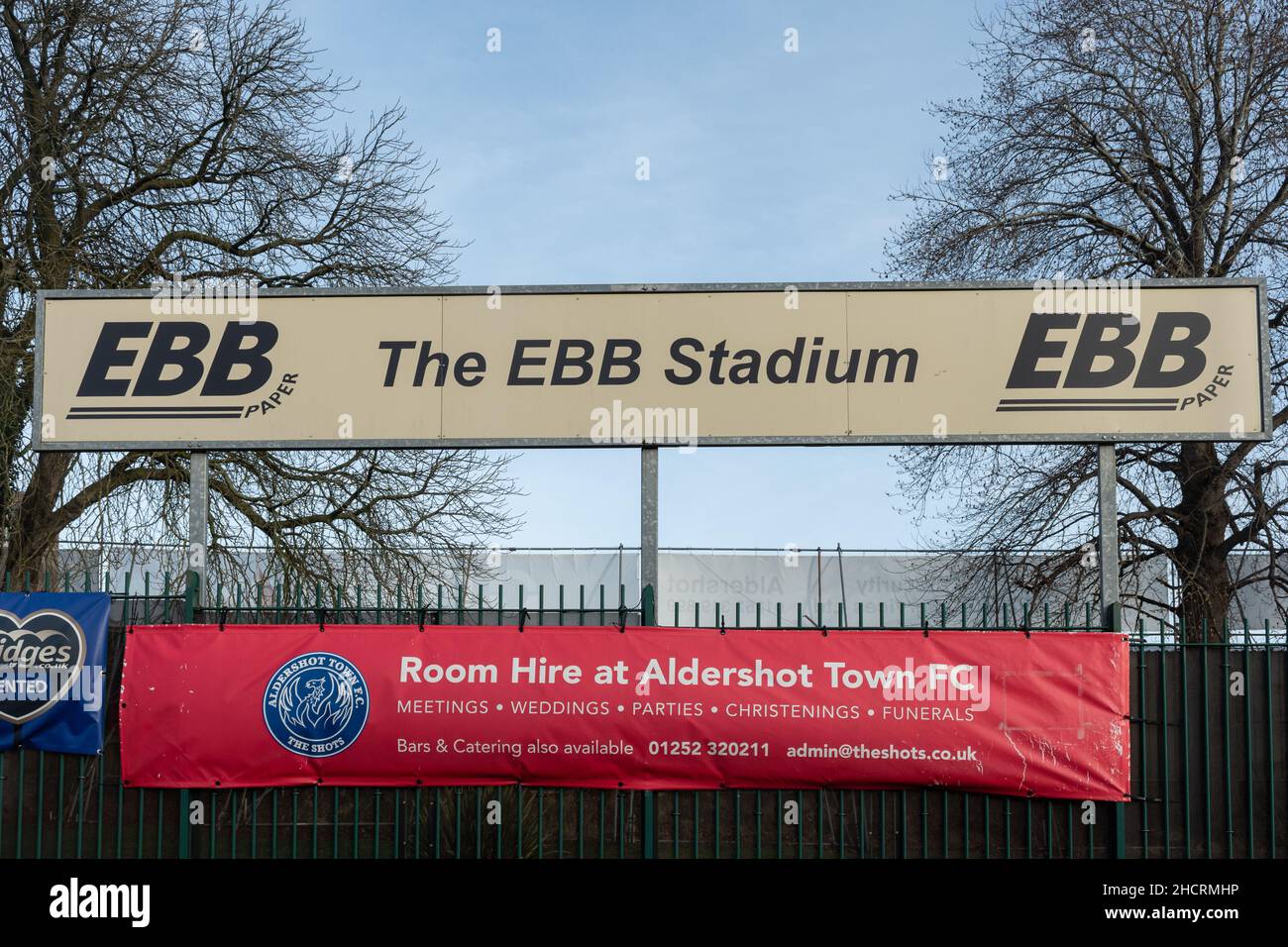 Aldershot Town Football Club, das EBB-Stadion in Hampshire, England, Großbritannien Stockfoto