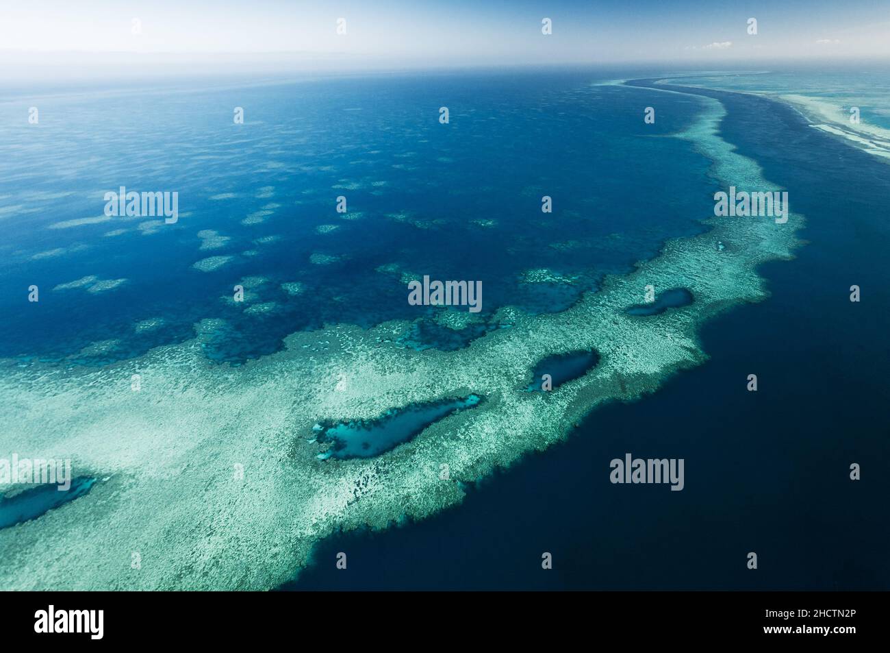 Luftaufnahme des zum Weltnaturerbe zählenden Great Barrier Reef. Stockfoto