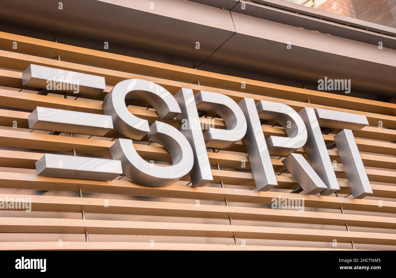 Esprit Shop Stockfotos und -bilder Kaufen - Seite 2 - Alamy