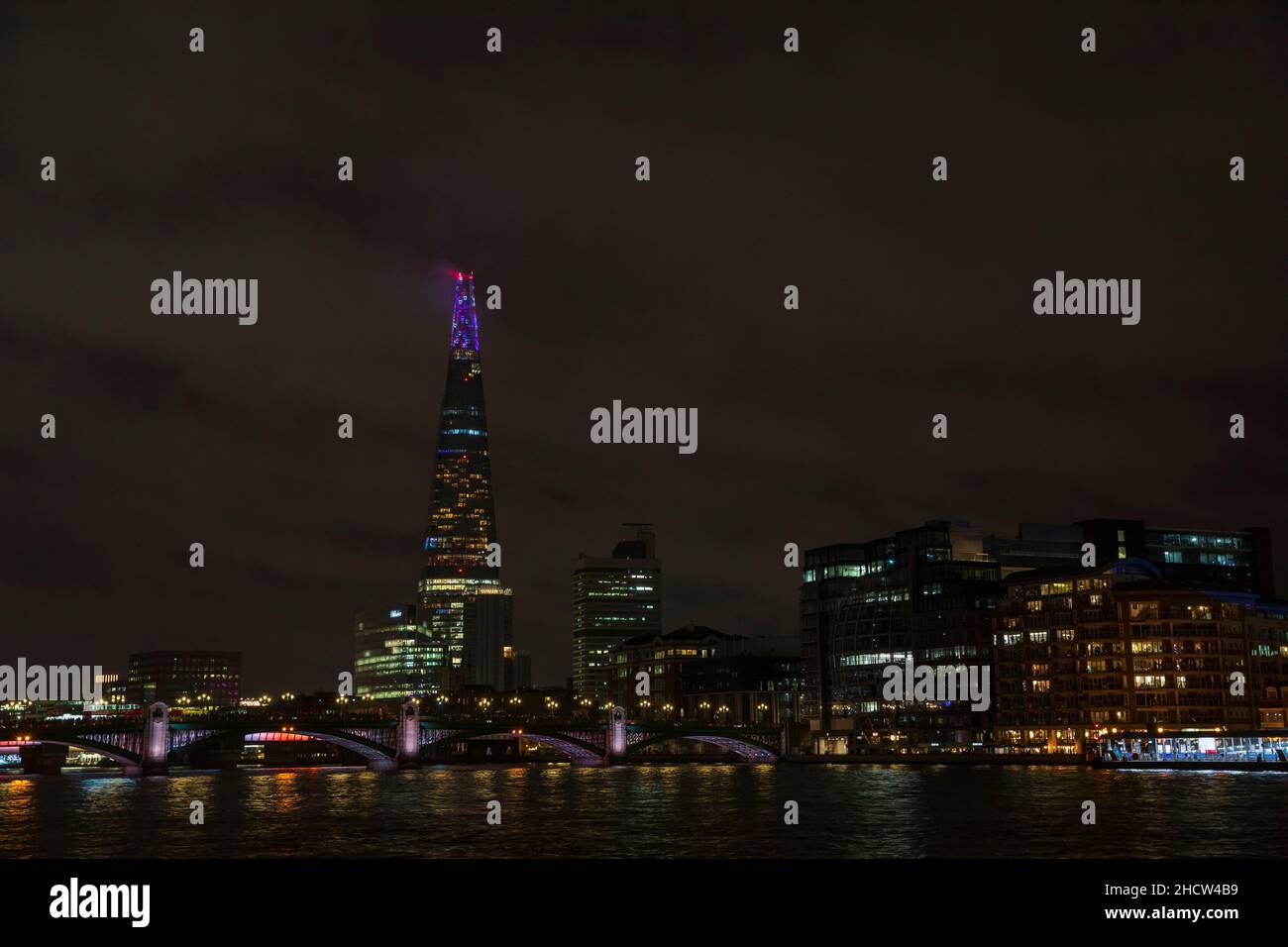 London, England. 1st. Januar 2022. Die besonderen Shard Lights Illuminations im Rahmen der Neujahrsfeiern 2022 in London, England. Stockfoto