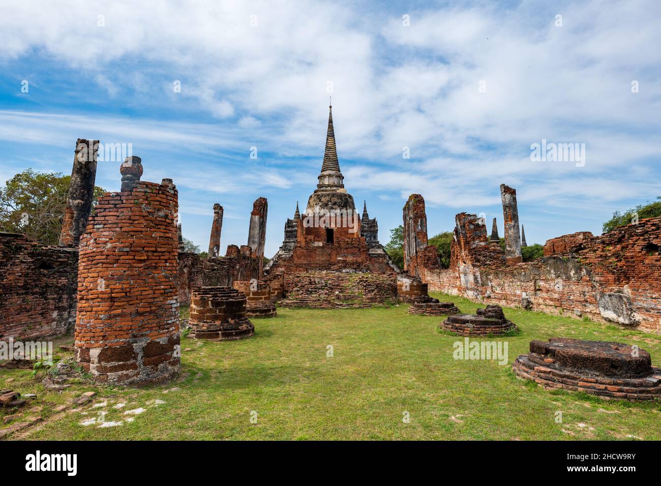 Wat Phra Sri Sanphet Temple, Ruinen eines majestätischen königlichen Palasttempels mit 3 restaurierten Türmen in der alten Hauptstadt Thailands, Ayutthaya. Stockfoto