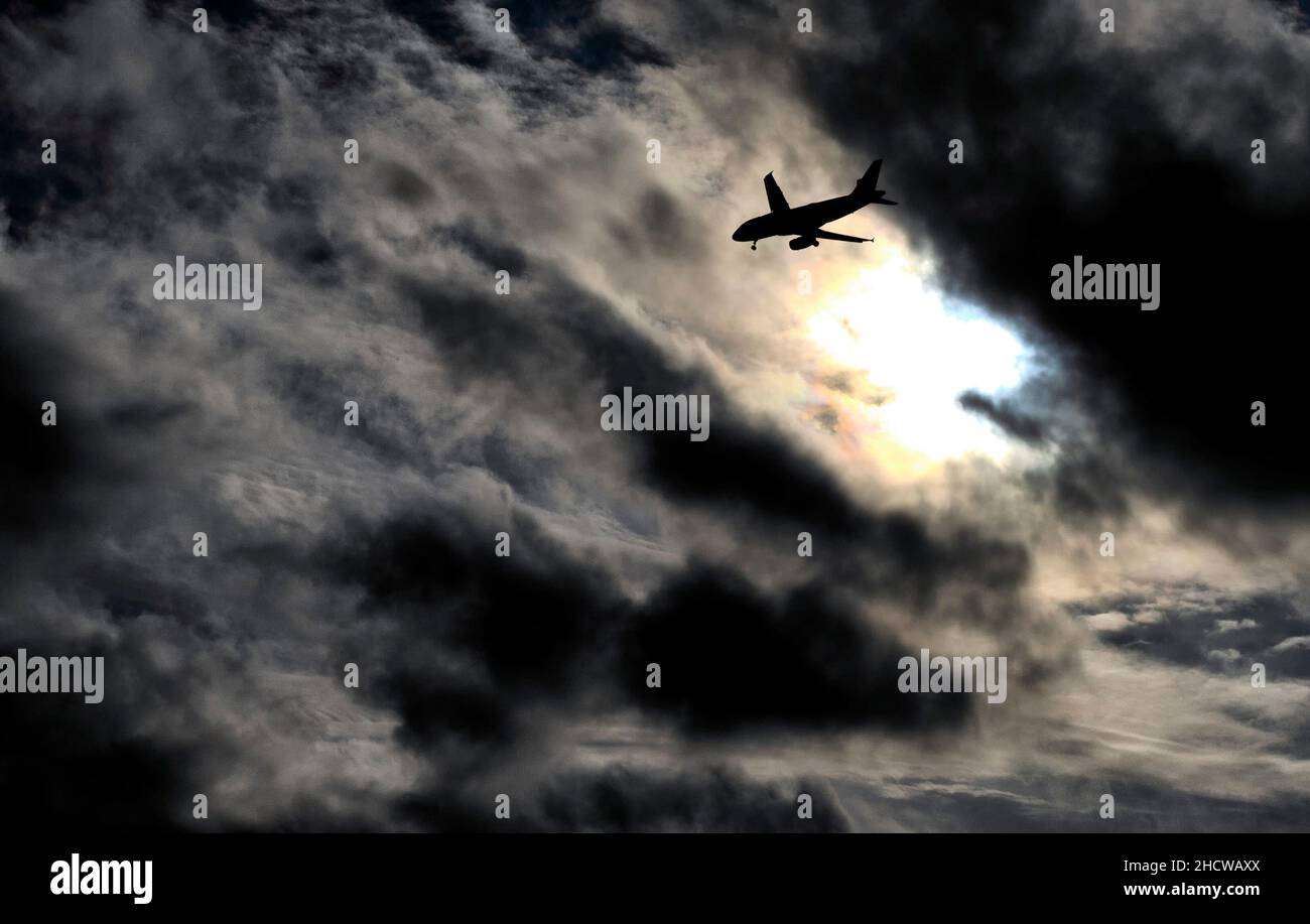 Ein Flugzeug mit Rädern auf dem Weg zum Reagan National Airport in Washington, DC. Stockfoto