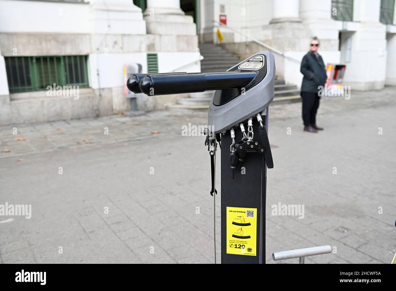 Wien, Österreich. Fixit Bike Repair Stand Stockfoto