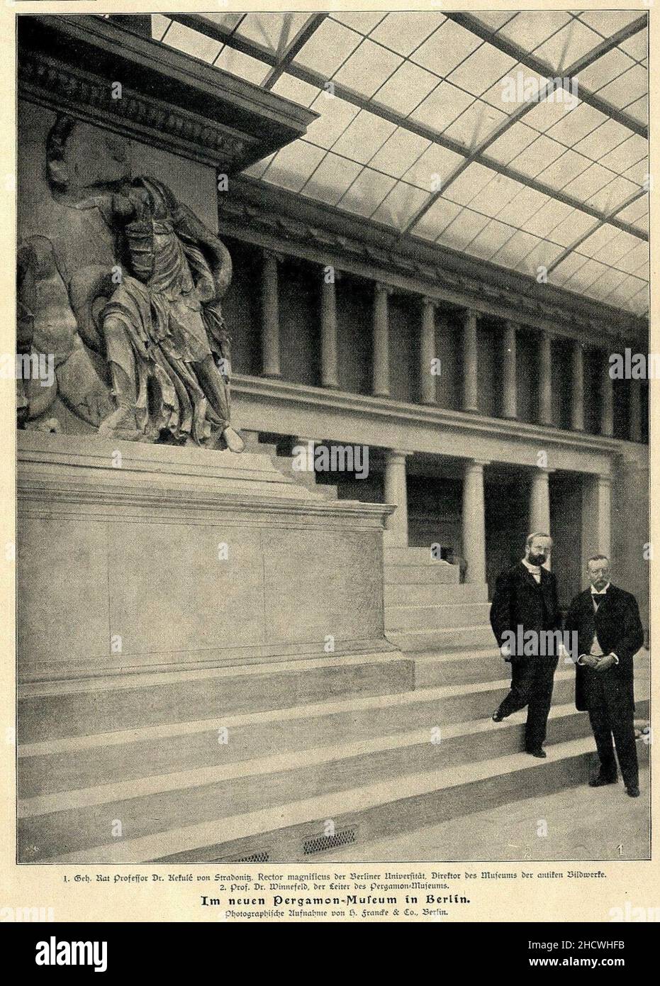 Reinhard Kekulé von Stradonitz und Hermann Winnefeld im neuen Pergamonmuseum, 1901. Stockfoto