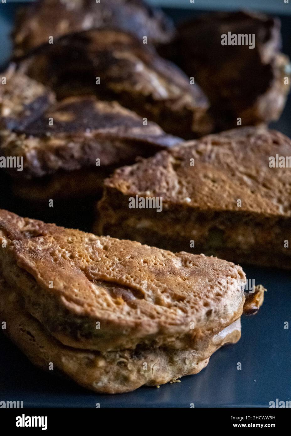 Brotpakoda, zubereitet mit Brot und Gramm Mehl, ein leckerer indischer Snack Stockfoto