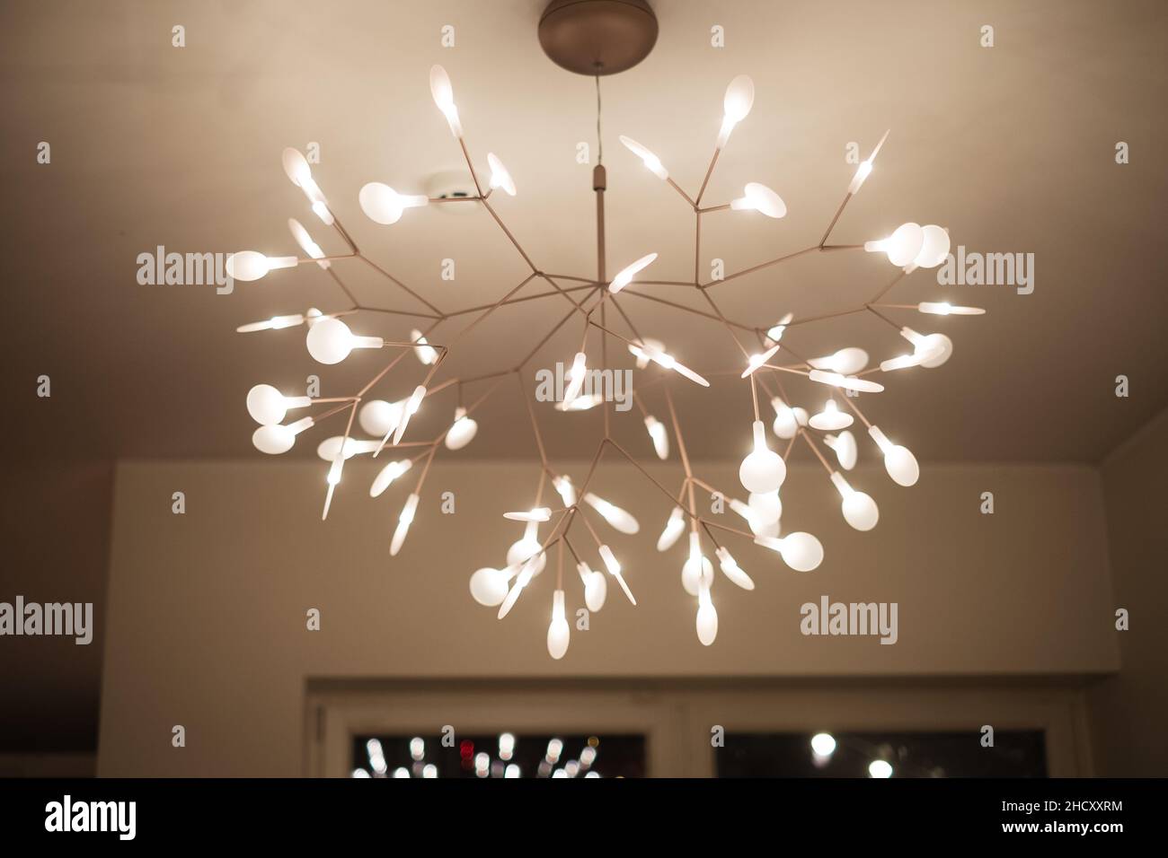 Schönes Design Deckenleuchte Kronleuchter Lampe. Stockfoto