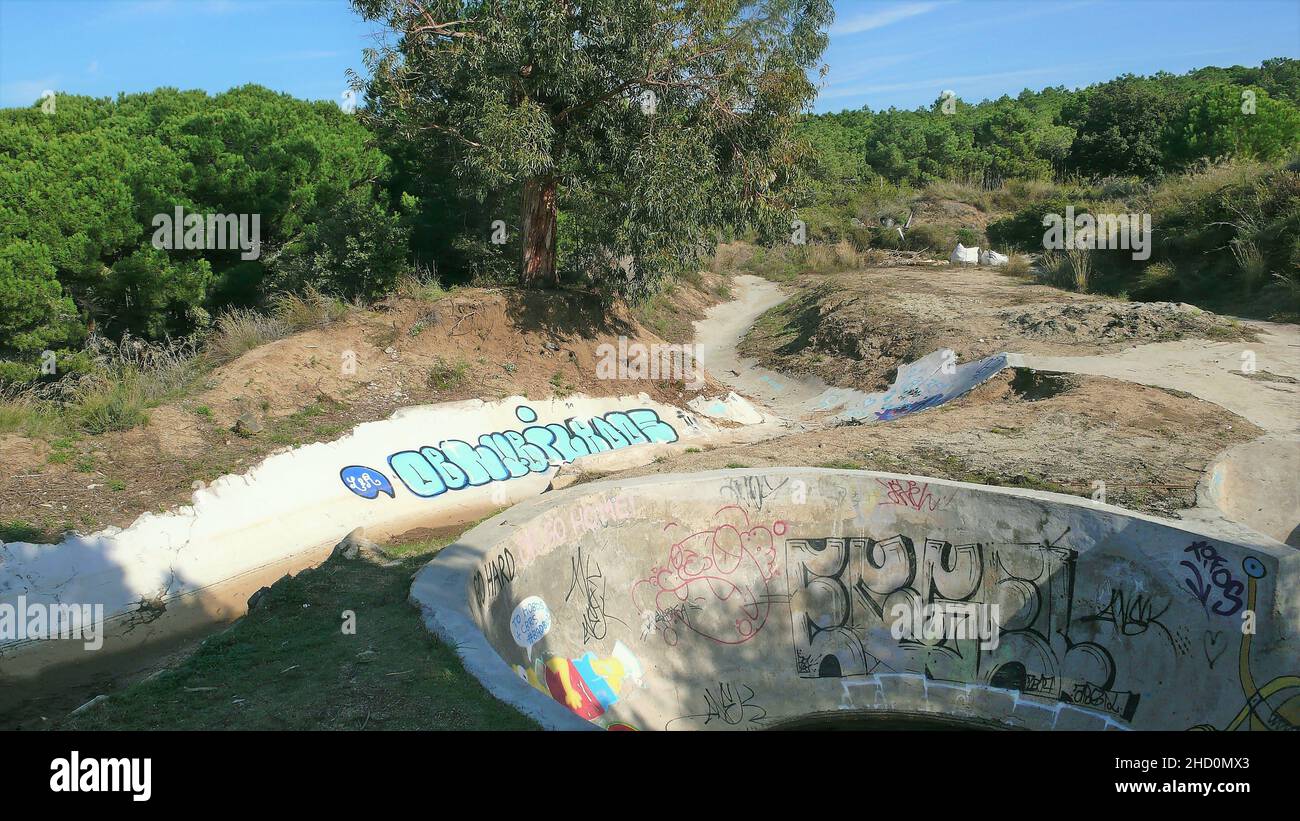 Einrichtungen des alten Skateparks in Arenys de Munt Region der Maresme Provinz Barcelona, Katalonien, Spanien Stockfoto