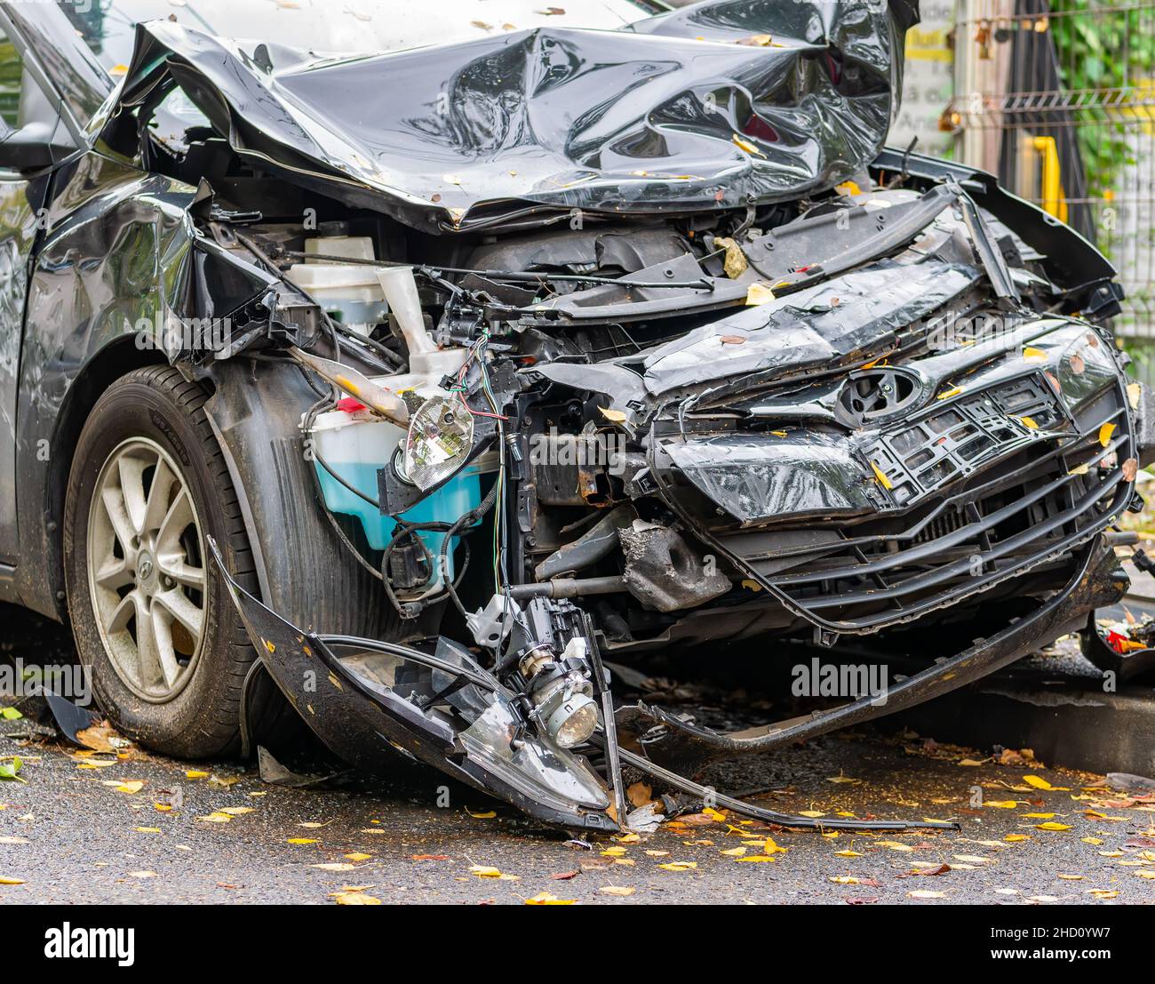 Bukarest, Rumänien - 10.16.2021: Hyundai-Auto verwickelt in einen Unfall. Abgestürzt und beschädigt Hyundai Auto Stockfoto