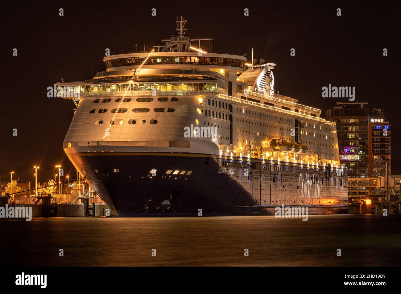 Heiligabend: FARBFANTASIE macht eine Übernachtung im Hafen von Kiel Stockfoto