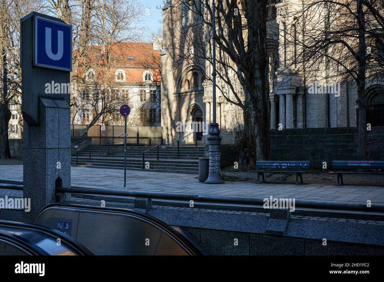 U-Bahn-Schild an der U-Bahn-Station Lehel in München. Stockfoto