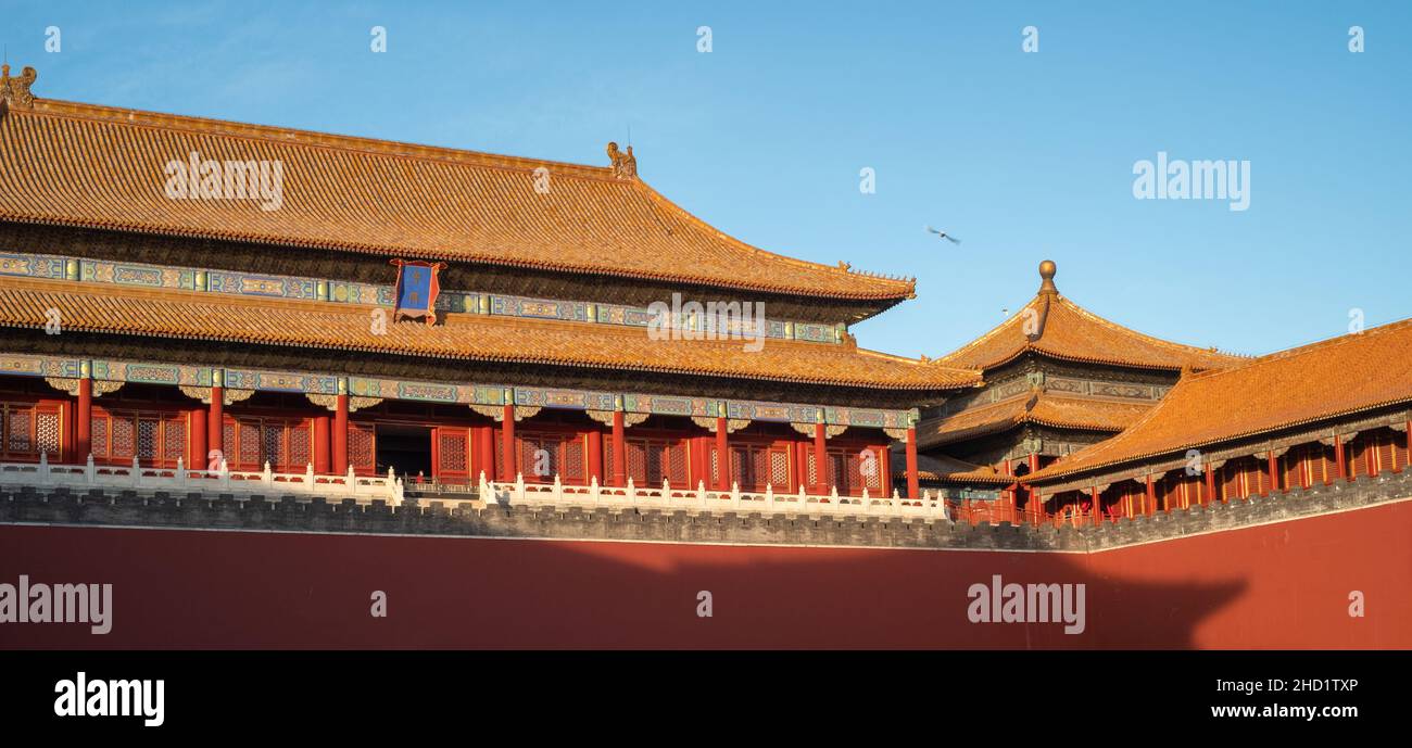 Meridian-Tor der Verbotenen Stadt in Peking, China. 02-Jan-2022 Stockfoto