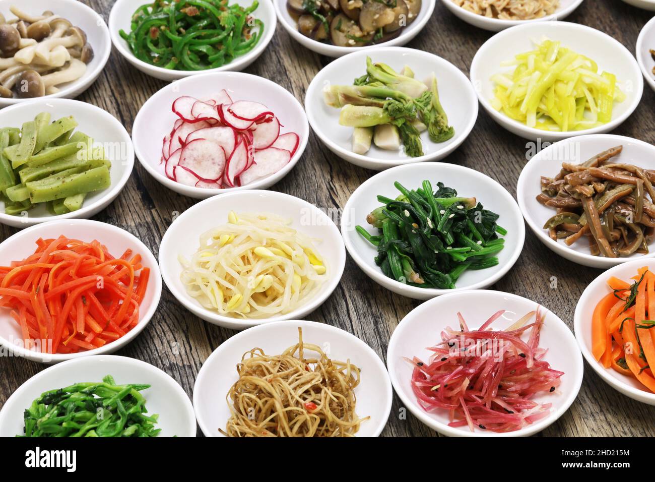 Verschiedene Namul- und koreanische Gerichte Stockfoto