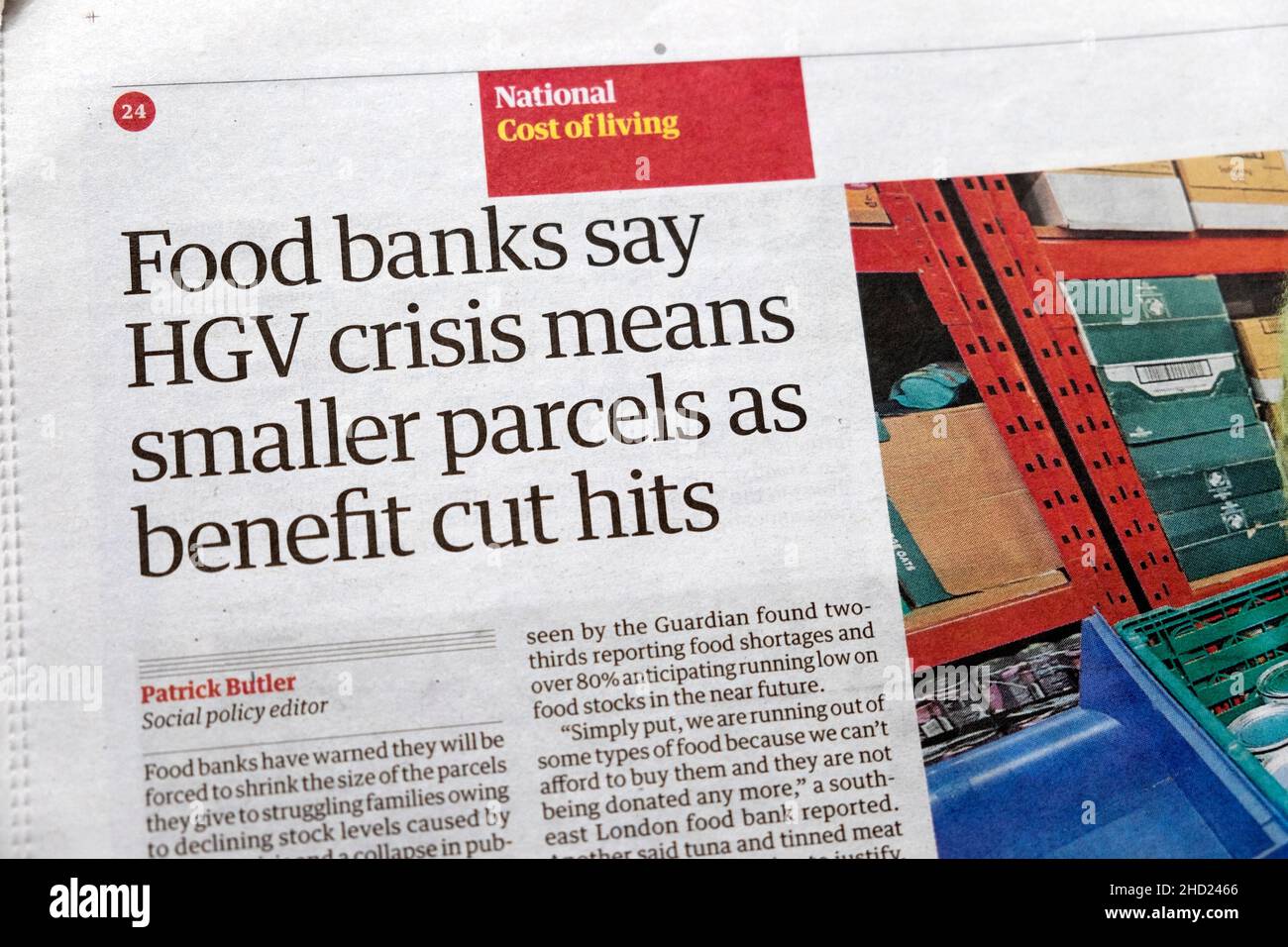 „Lebensmittelbanken sagen, dass die LKW-Krise kleinere Pakete bedeutet, wenn die Sozialleistungsleistung eintrifft“ Headline-Artikel der Zeitung Guardian 4. Oktober 2021 London England Großbritannien Stockfoto