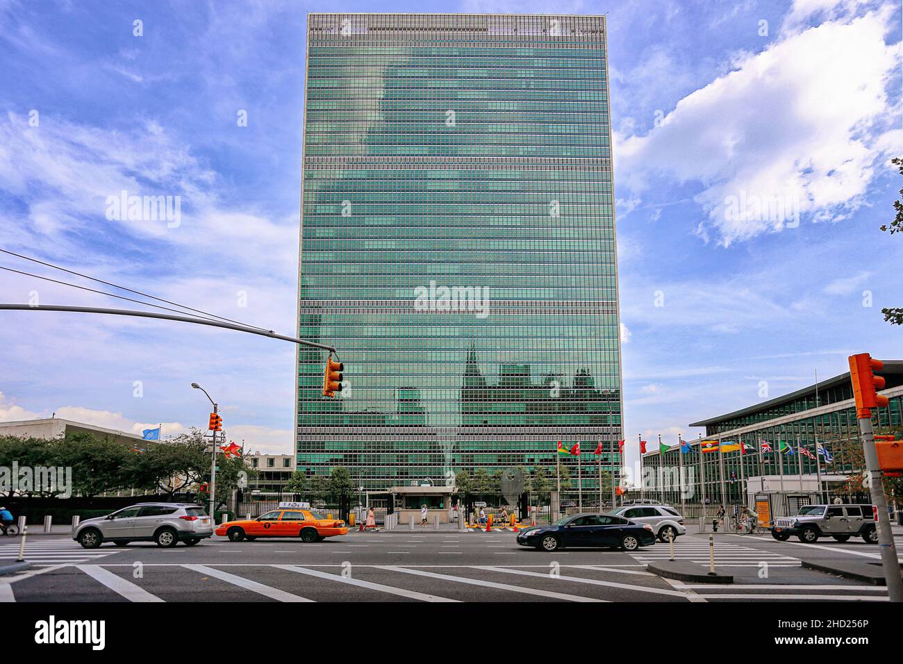 Hauptsitz der Vereinten Nationen in New York, seit 1952 offizieller Sitz der Vereinten Nationen. New, York, NY, USA - September 2015 Stockfoto