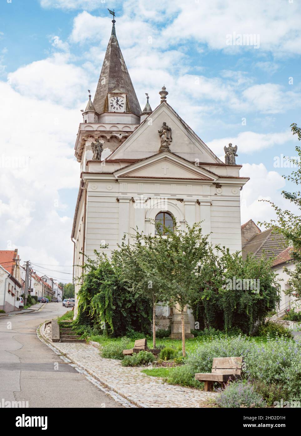 Die Kirche Saint Barbora. Pavlov, Tschechien. 29th vom August 2021. Dorf Pavlov, Region Palava, Südmähren, Tschechische republik Stockfoto