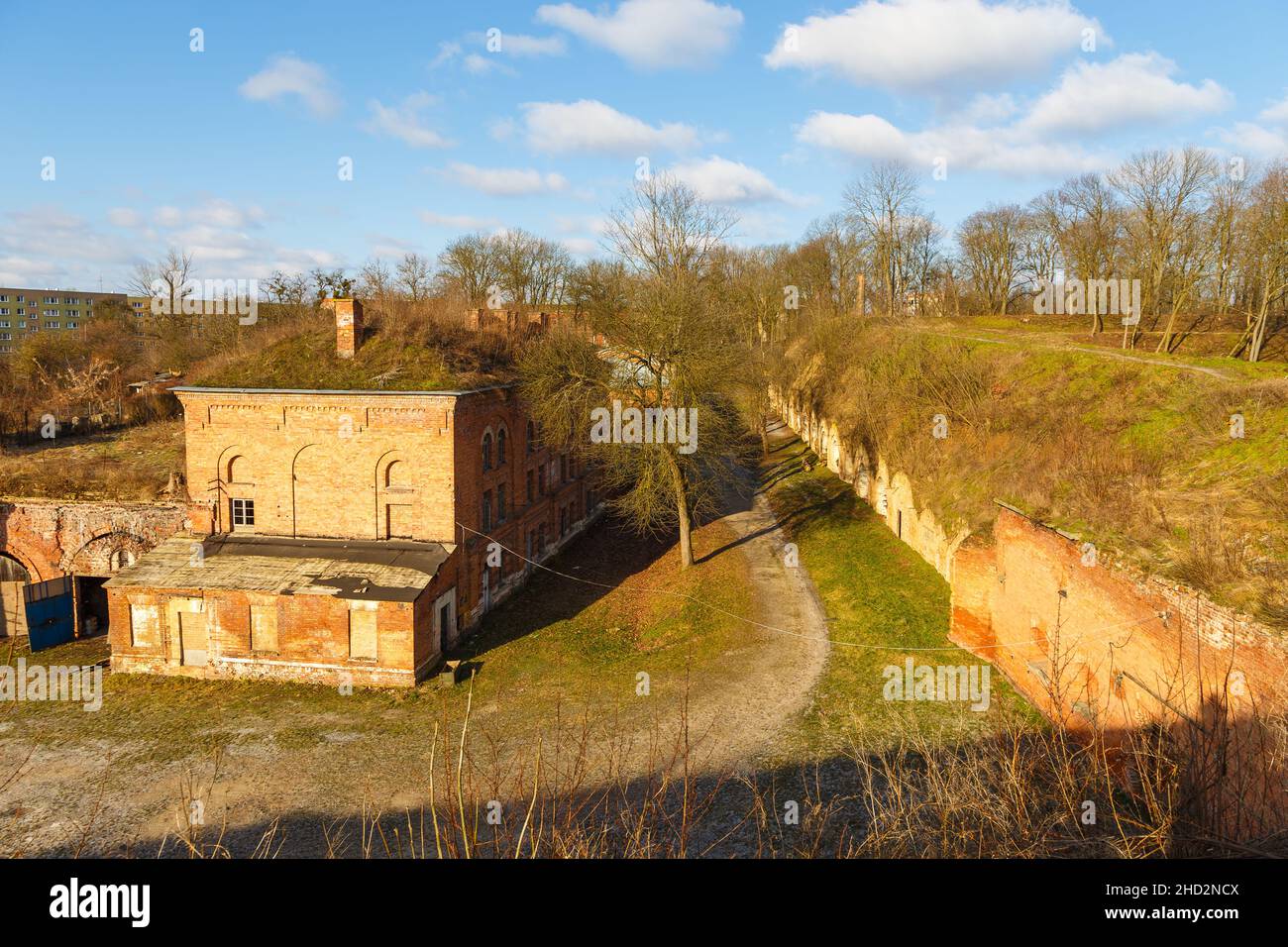 Nowy Dwor Mazowiecki, Polen - 05. Februar 2018: Die Festung Modlin, eine der größten Festungen aus dem 19th. Jahrhundert in Polen. Sonniger Wintertag. Stockfoto