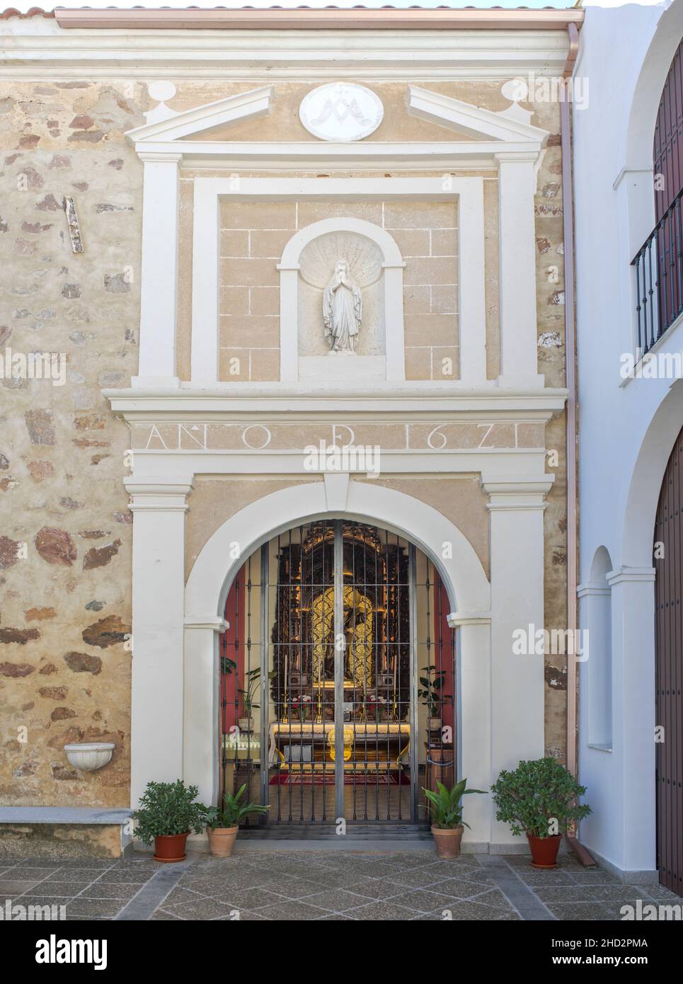 Aceuchal, Spanien - 29th. September 2021: Christus-Kapelle des Herrn des Friedens im Dominikanerkloster von Aceuchal, Badajoz, Extremadura. Weltberühmte Knoblauchstadt Stockfoto